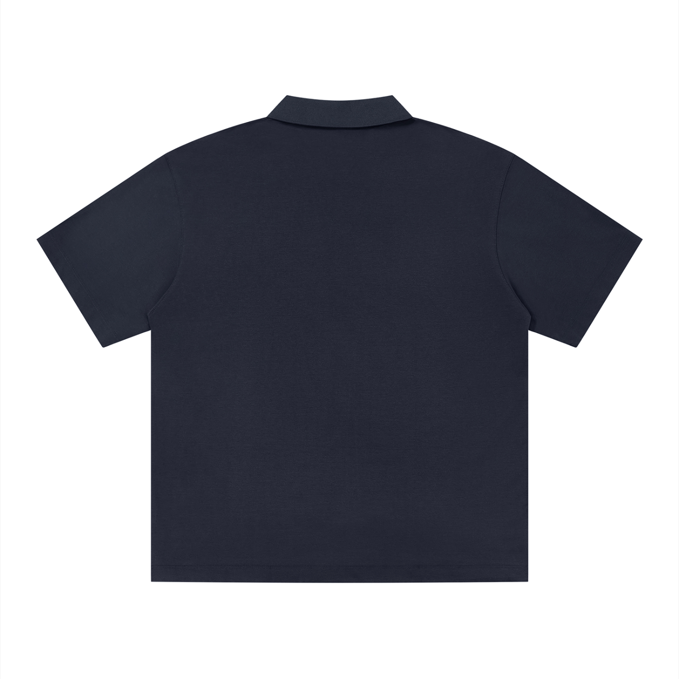 polo drop shoulder,polo strutturata,streetwear minimale,abbigliamento tecnico,estetica brutale,polo oversize,design sardo