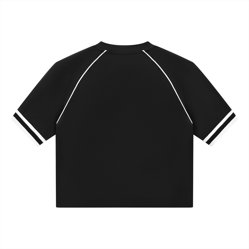 t-shirt a costine,ribbed top,streetwear tecnico,fit bodycon,design essenziale,raglan sleeve,abbigliamento sardo,tessuto elastico