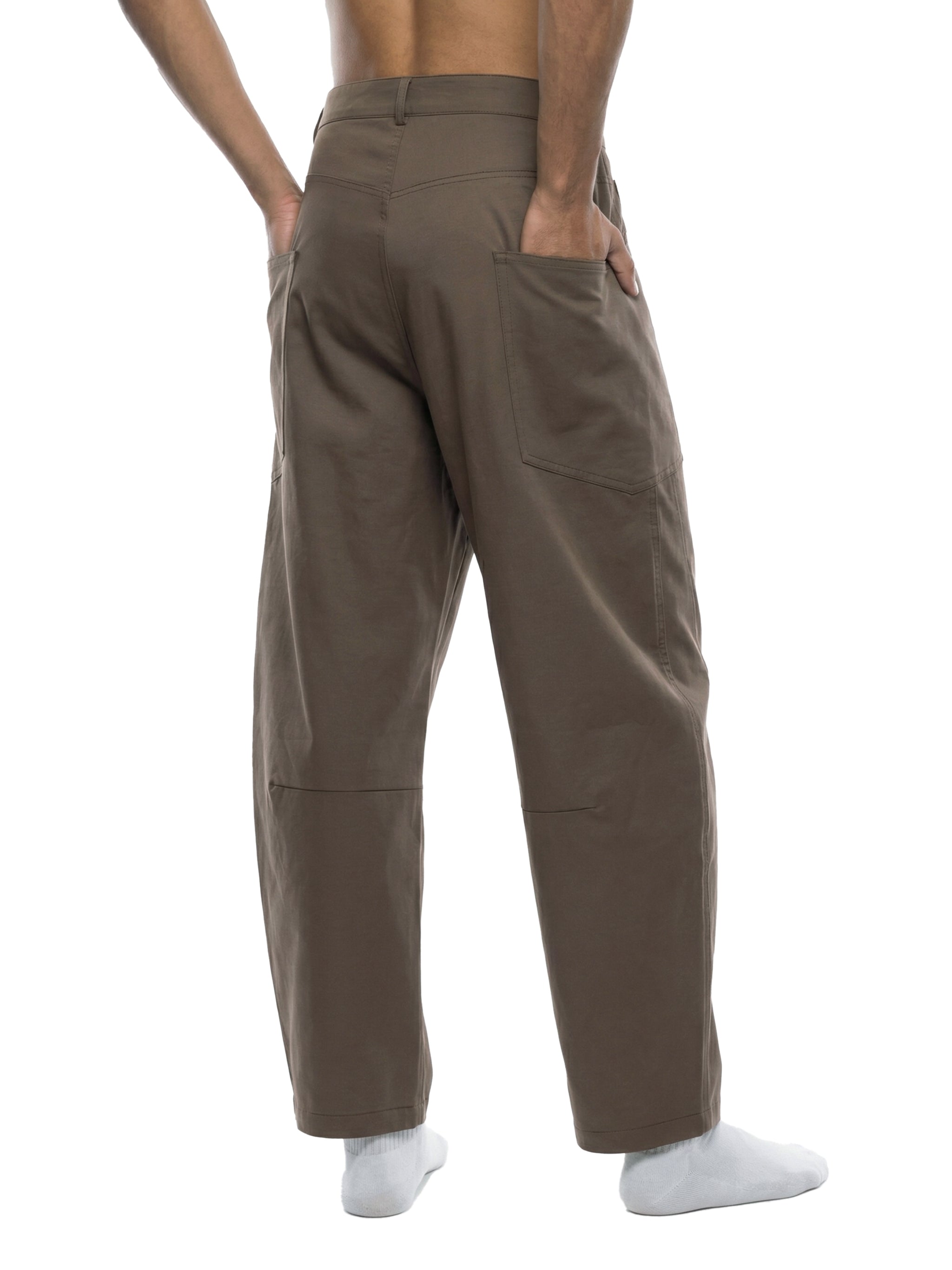 pantalone barrel,streetwear sardegna,urban wear,volumi destrutturati,abbigliamento tecnico,fit oversize